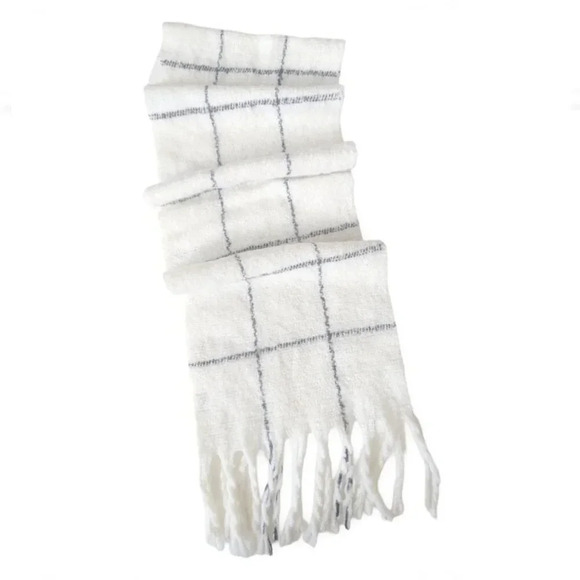 Oversized Windowpane Check Scarf in 100% Poly Fringe Shawl Knit - Picture 3 of 5